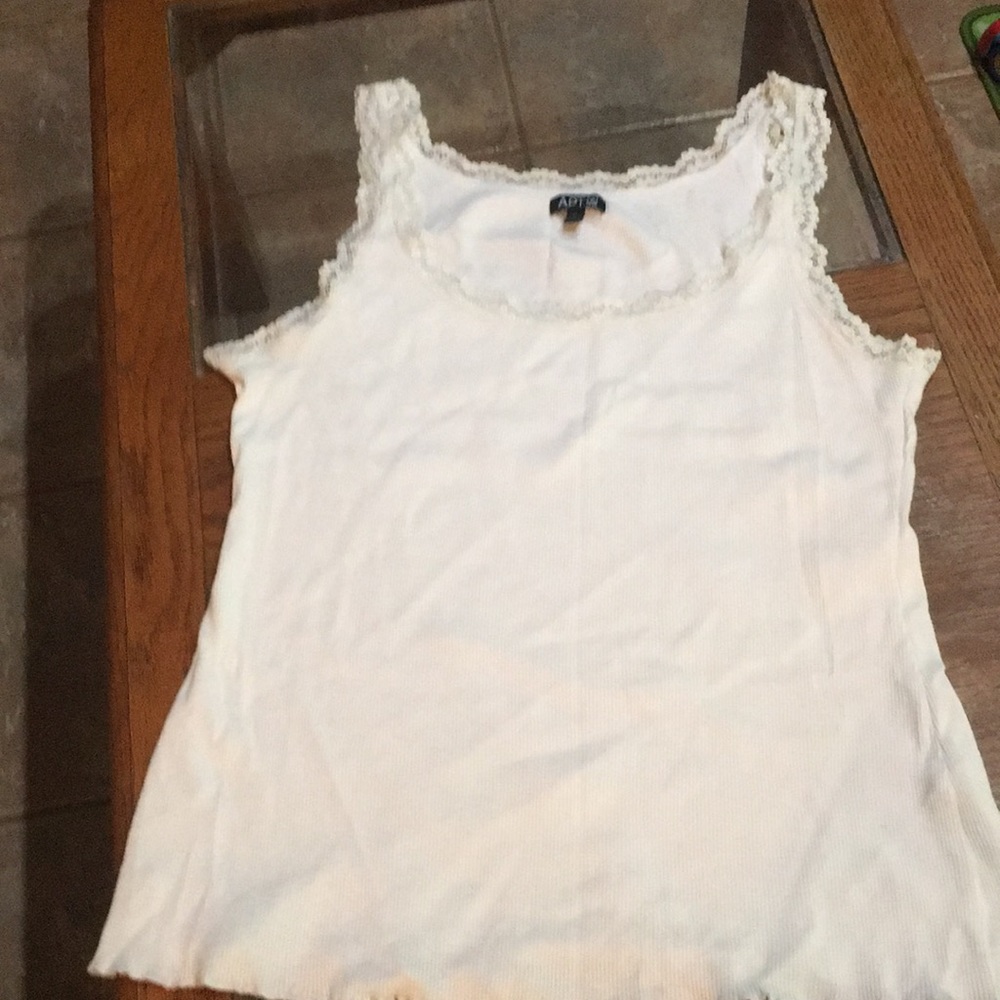 APT.9 white lace tank size xl.